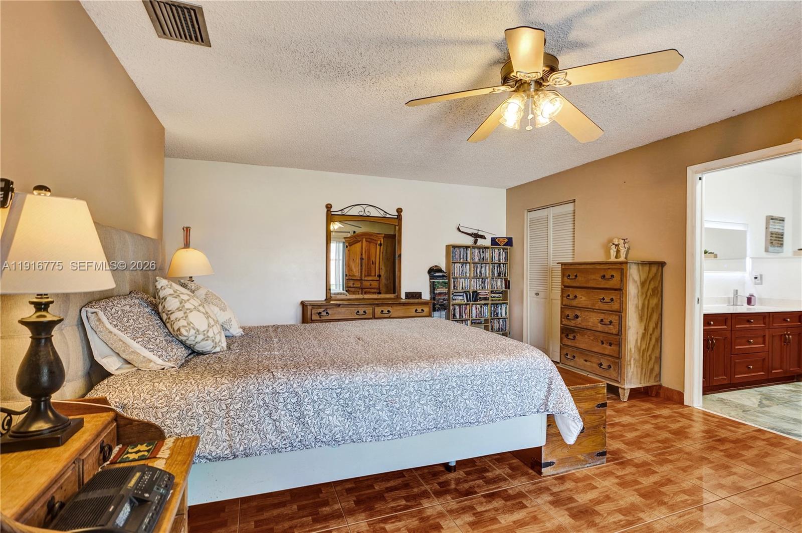 KINGS GROVE - Residential