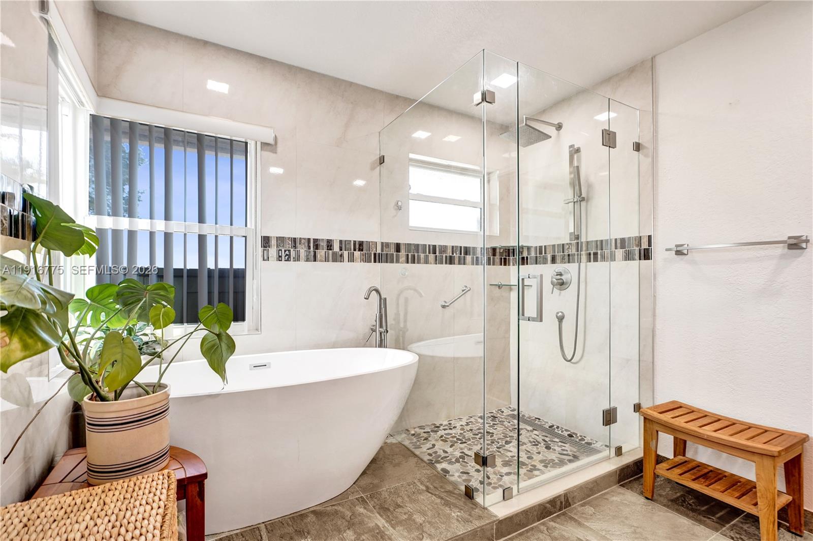 KINGS GROVE - Residential