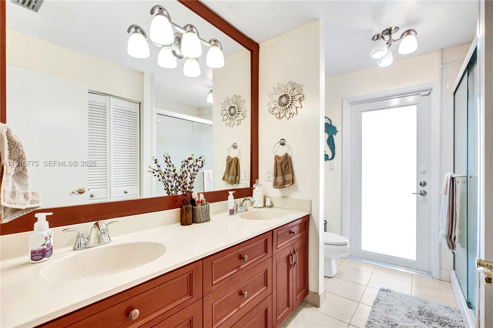 KINGS GROVE - Residential