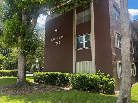 Photo of 7000 Nova Dr #103E, Davie, FL 33317 (MLS # A12037650)