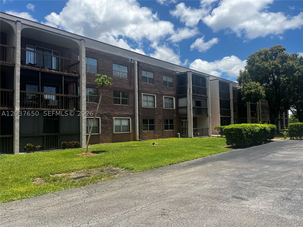 Photo of 7000 Nova Dr #103E, Davie, FL 33317 (MLS # A12037650)