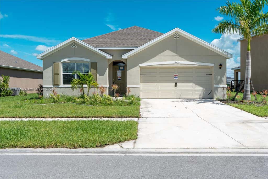 Photo of 10718 SW Prato Way, Port Saint Lucie, FL 34987 (MLS # A11632283)