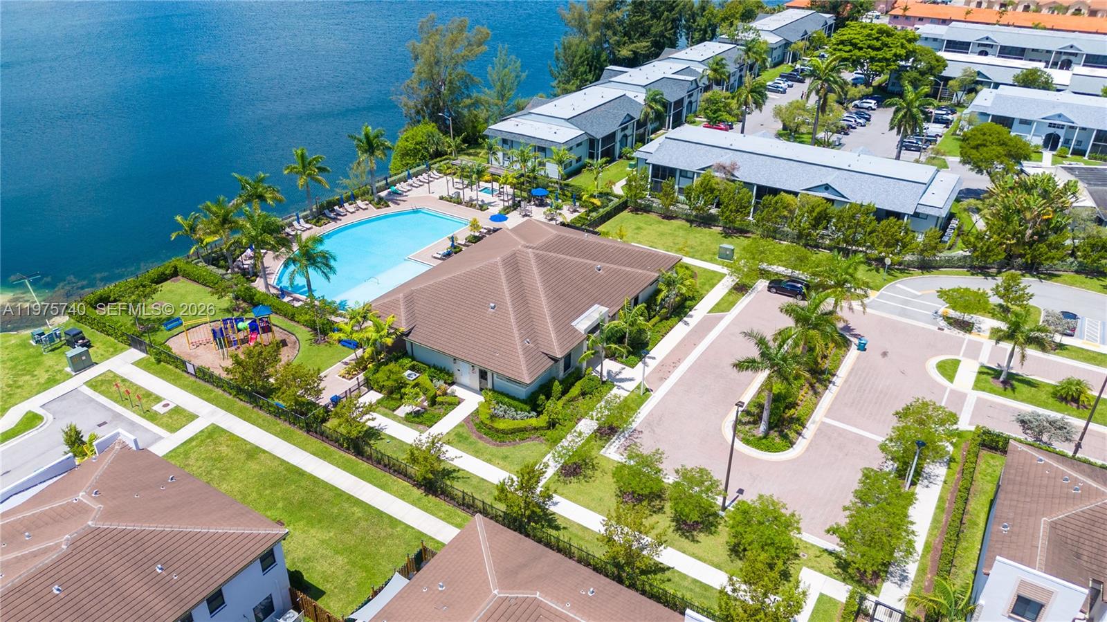 VIA VENTURA NEIGHBORHOOD - Residential