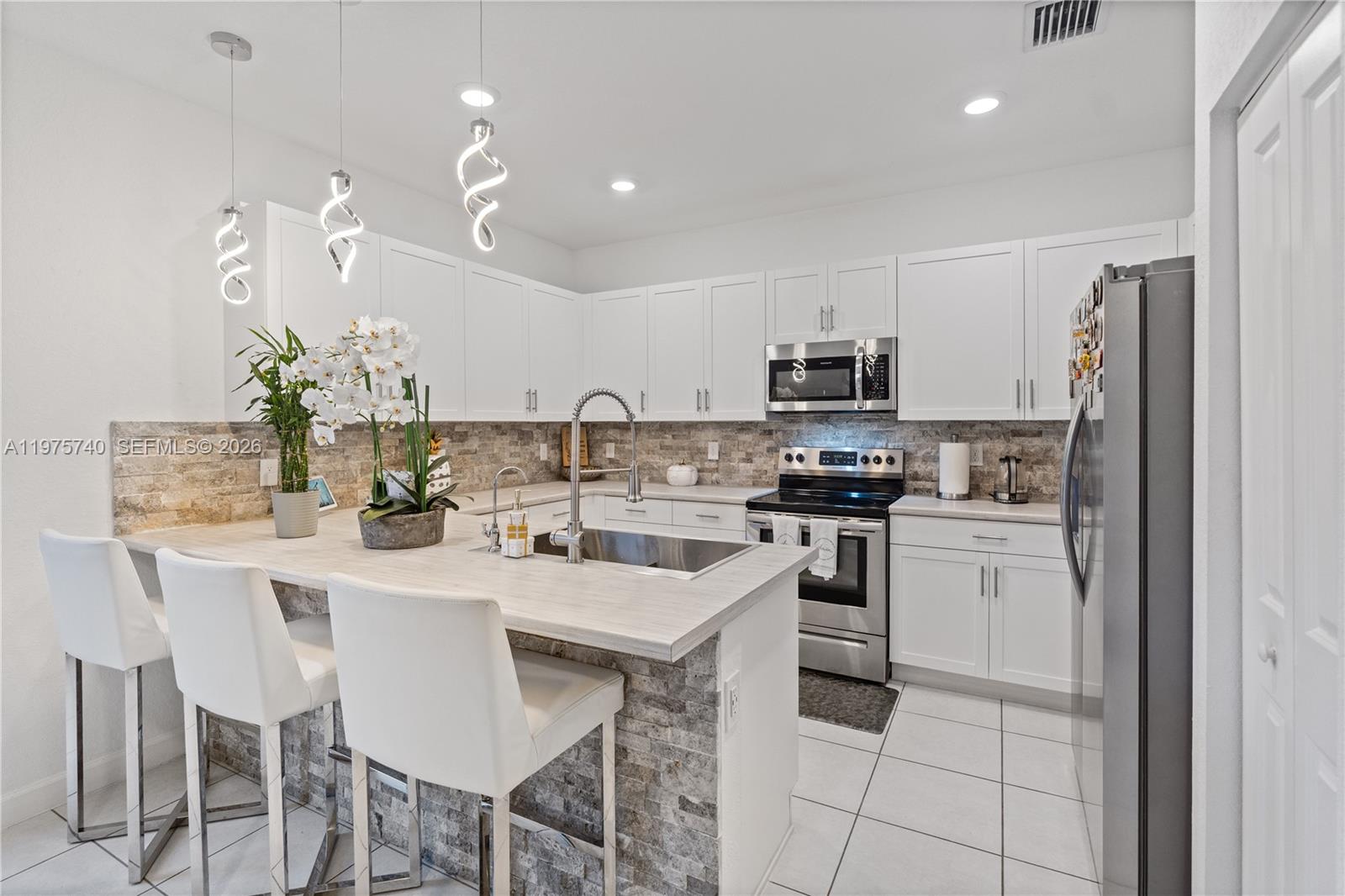 VIA VENTURA NEIGHBORHOOD - Residential