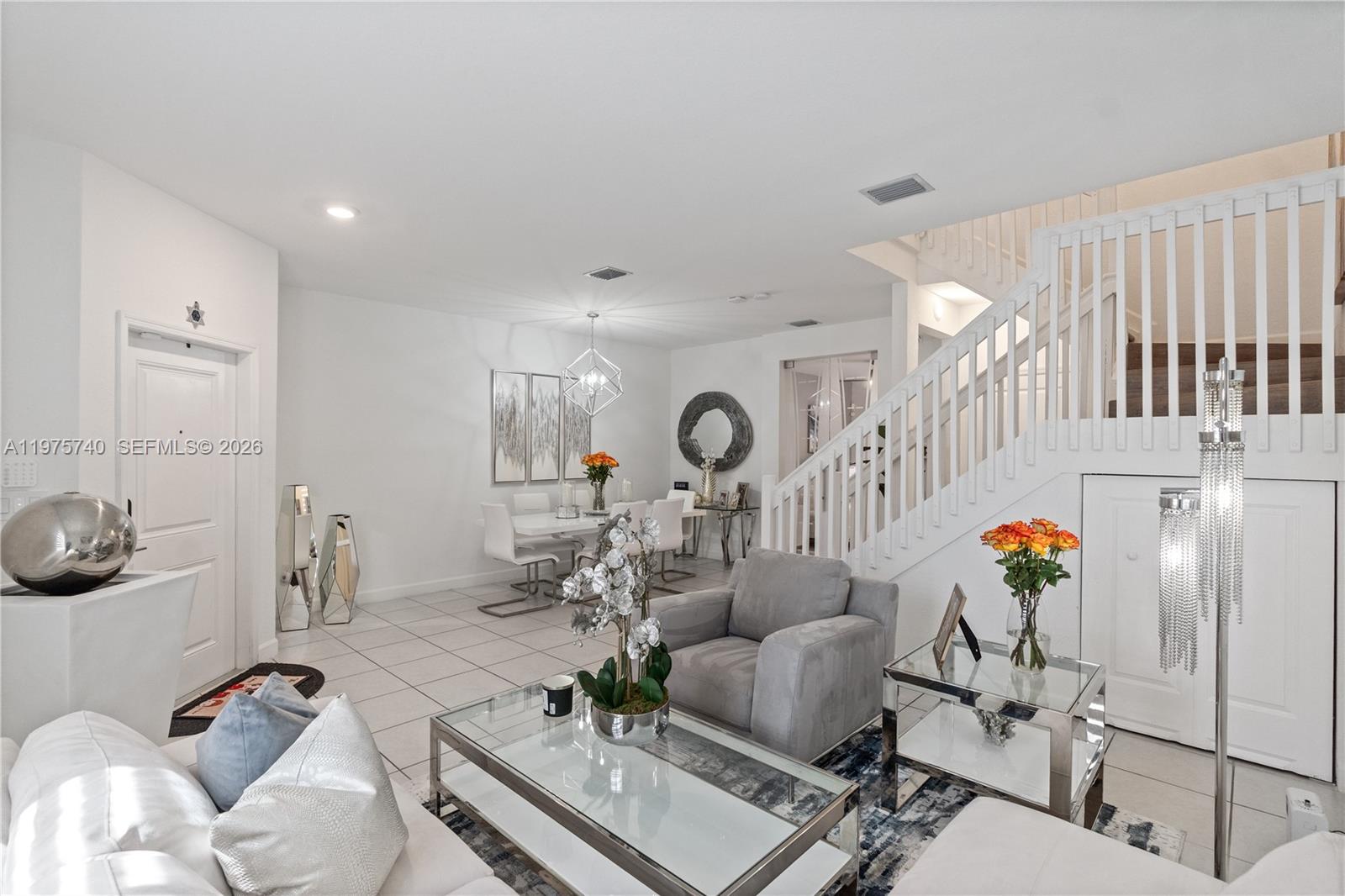 VIA VENTURA NEIGHBORHOOD - Residential