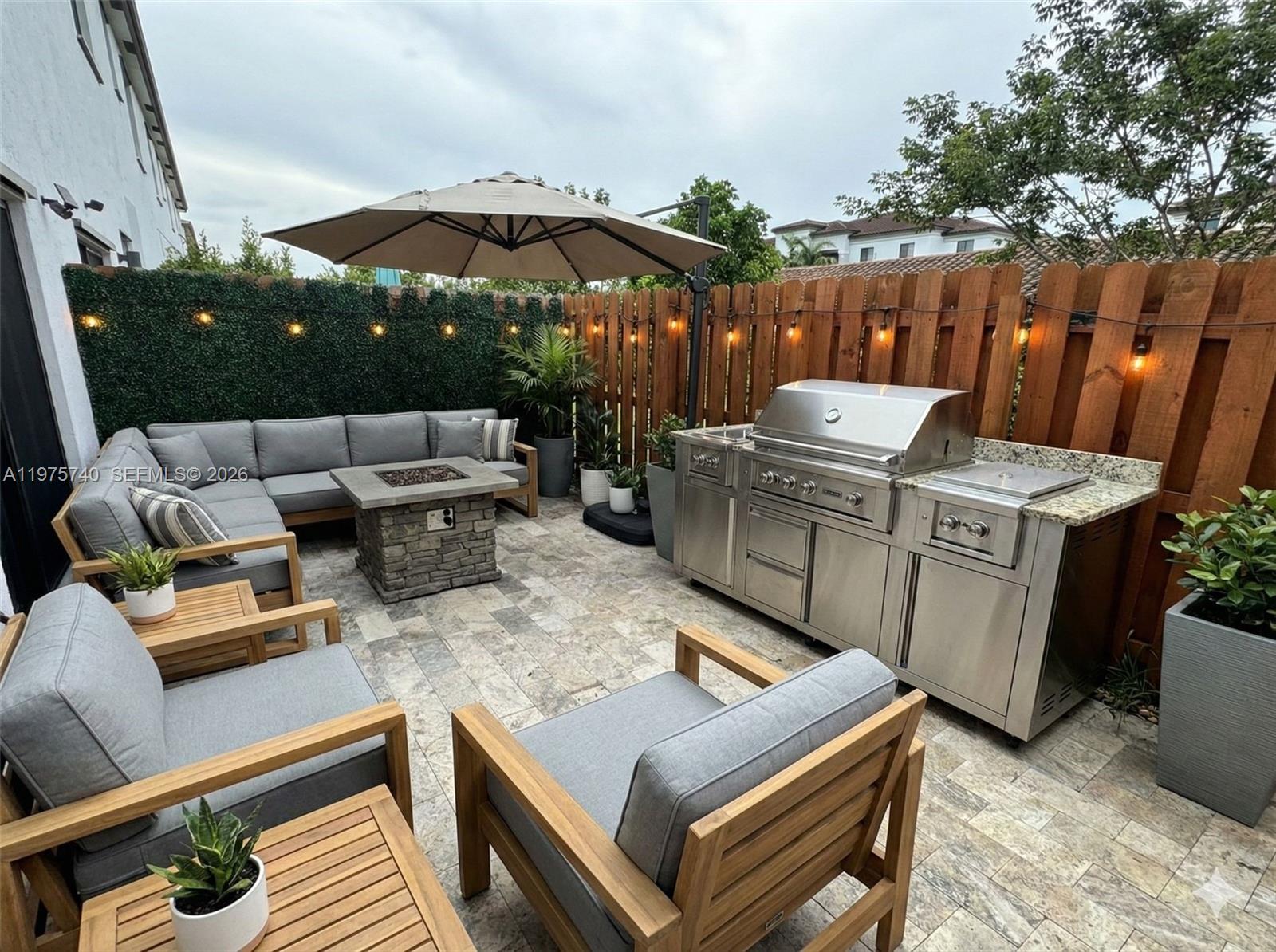 VIA VENTURA NEIGHBORHOOD - Residential