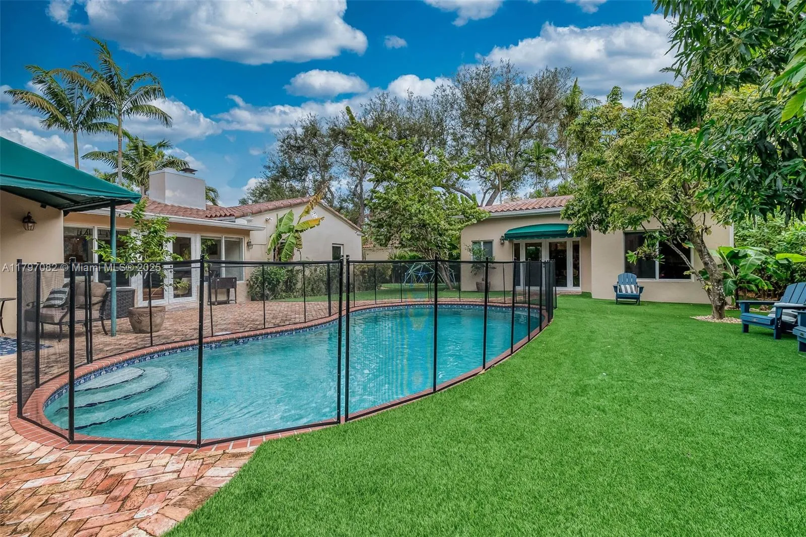 Coral Gables, Florida 33134, United States, 5 Bedrooms Bedrooms, ,4 BathroomsBathrooms,Residential,Pending,123884