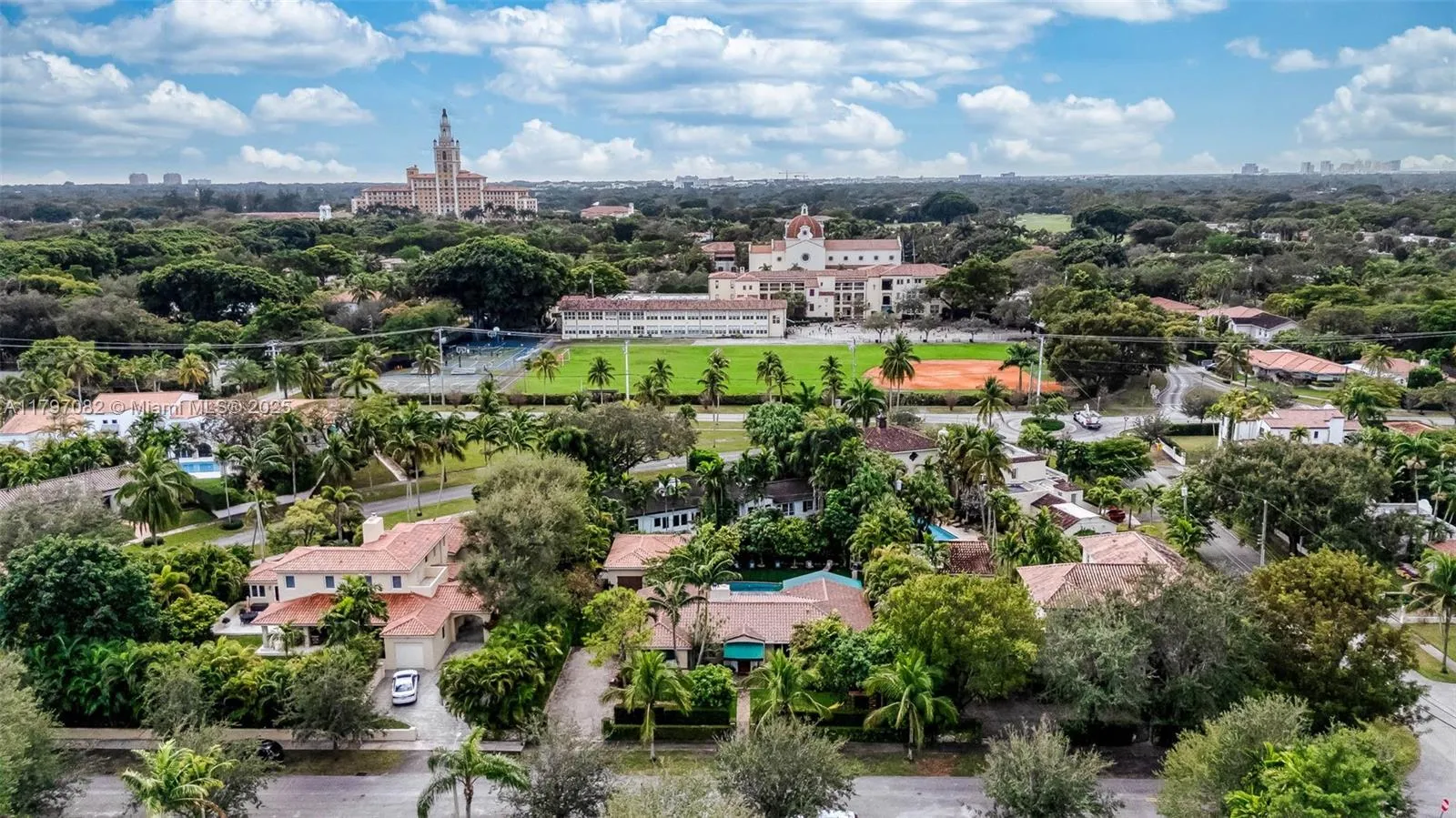 Coral Gables, Florida 33134, United States, 5 Bedrooms Bedrooms, ,4 BathroomsBathrooms,Residential,Pending,123884