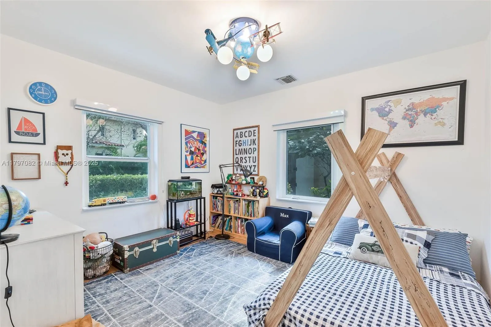 Coral Gables, Florida 33134, United States, 5 Bedrooms Bedrooms, ,4 BathroomsBathrooms,Residential,Pending,123884