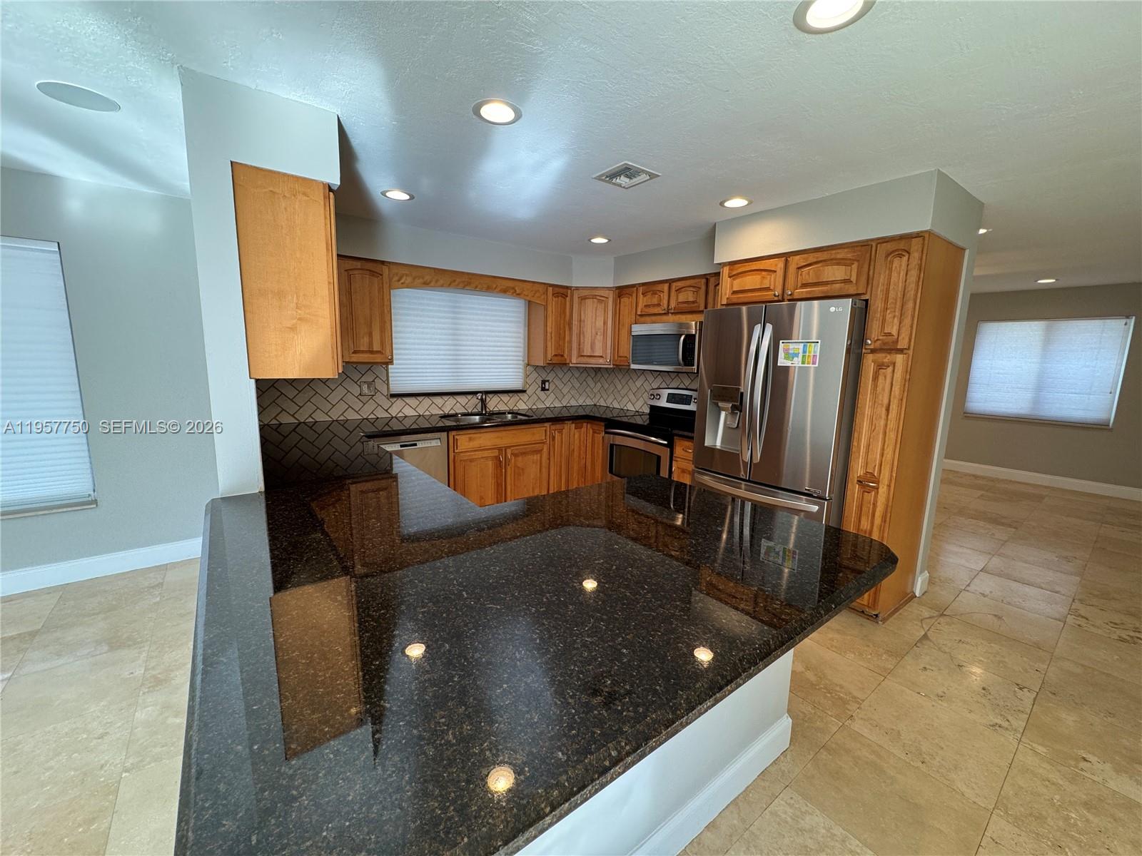 PLANTATION ISLES SEC 3 - Residential Lease