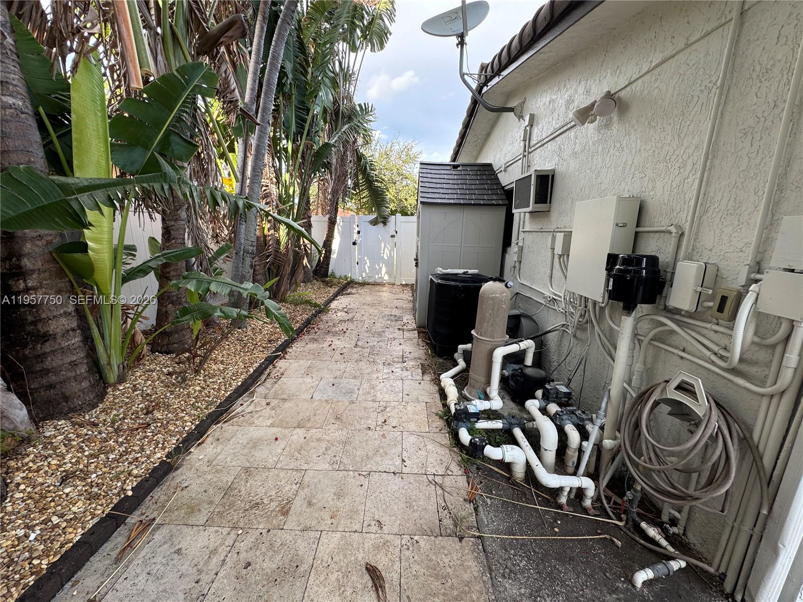 PLANTATION ISLES SEC 3 - Residential Lease