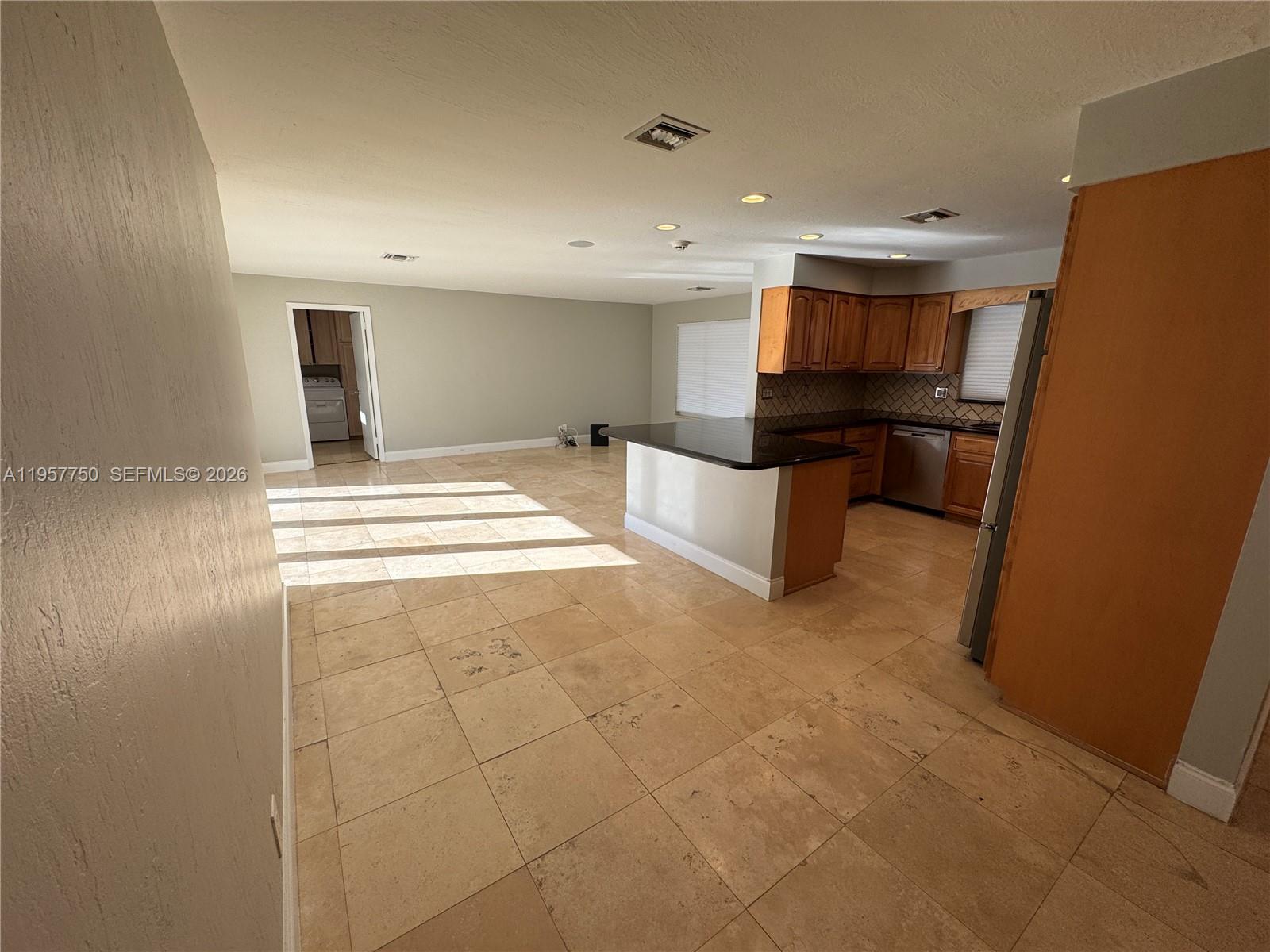 PLANTATION ISLES SEC 3 - Residential Lease