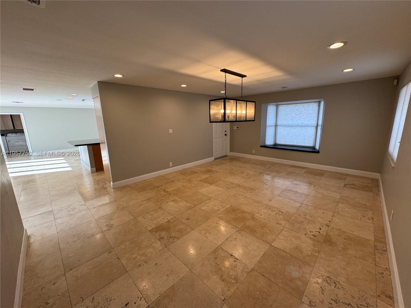 PLANTATION ISLES SEC 3 - Residential Lease