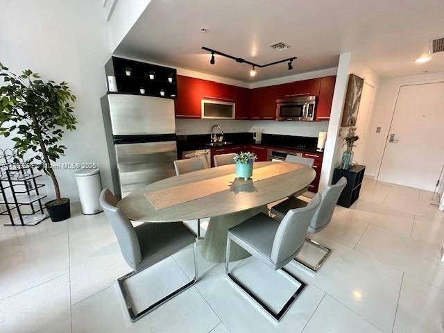 253 NE 2nd St 421