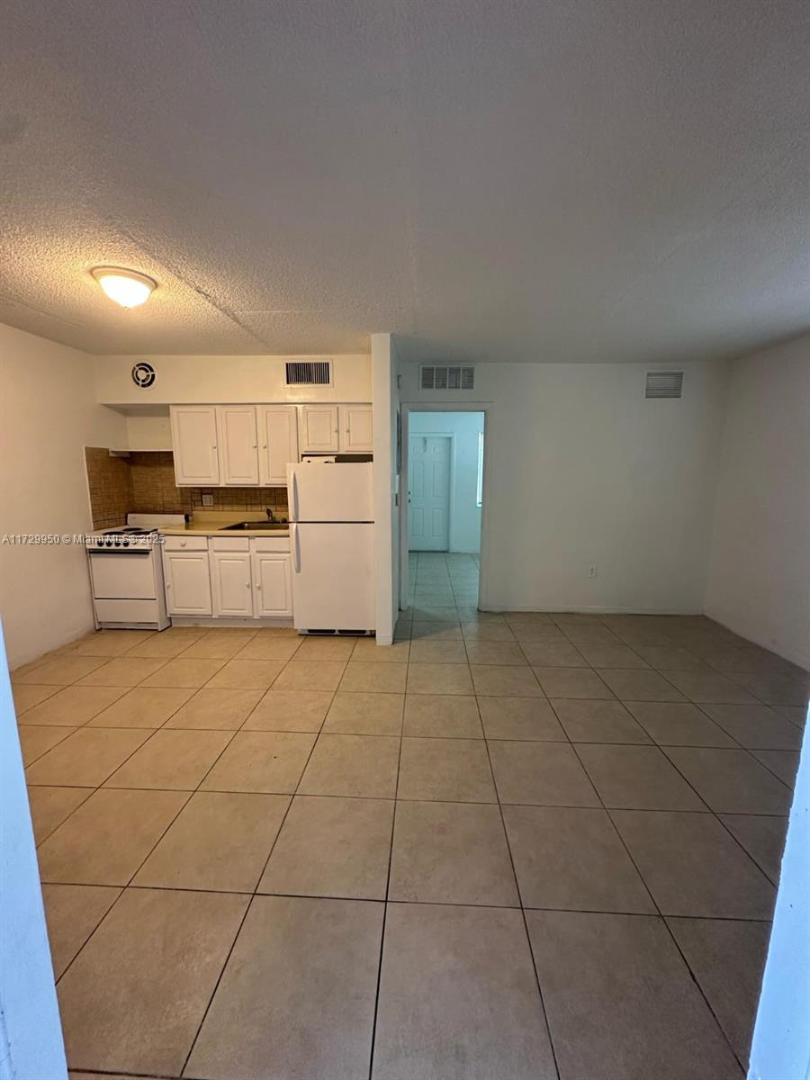 BOULEVARD GARDENS - Residential Lease