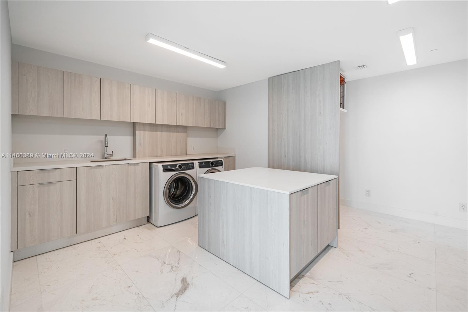 SANTA MARIA CONDO - Residential