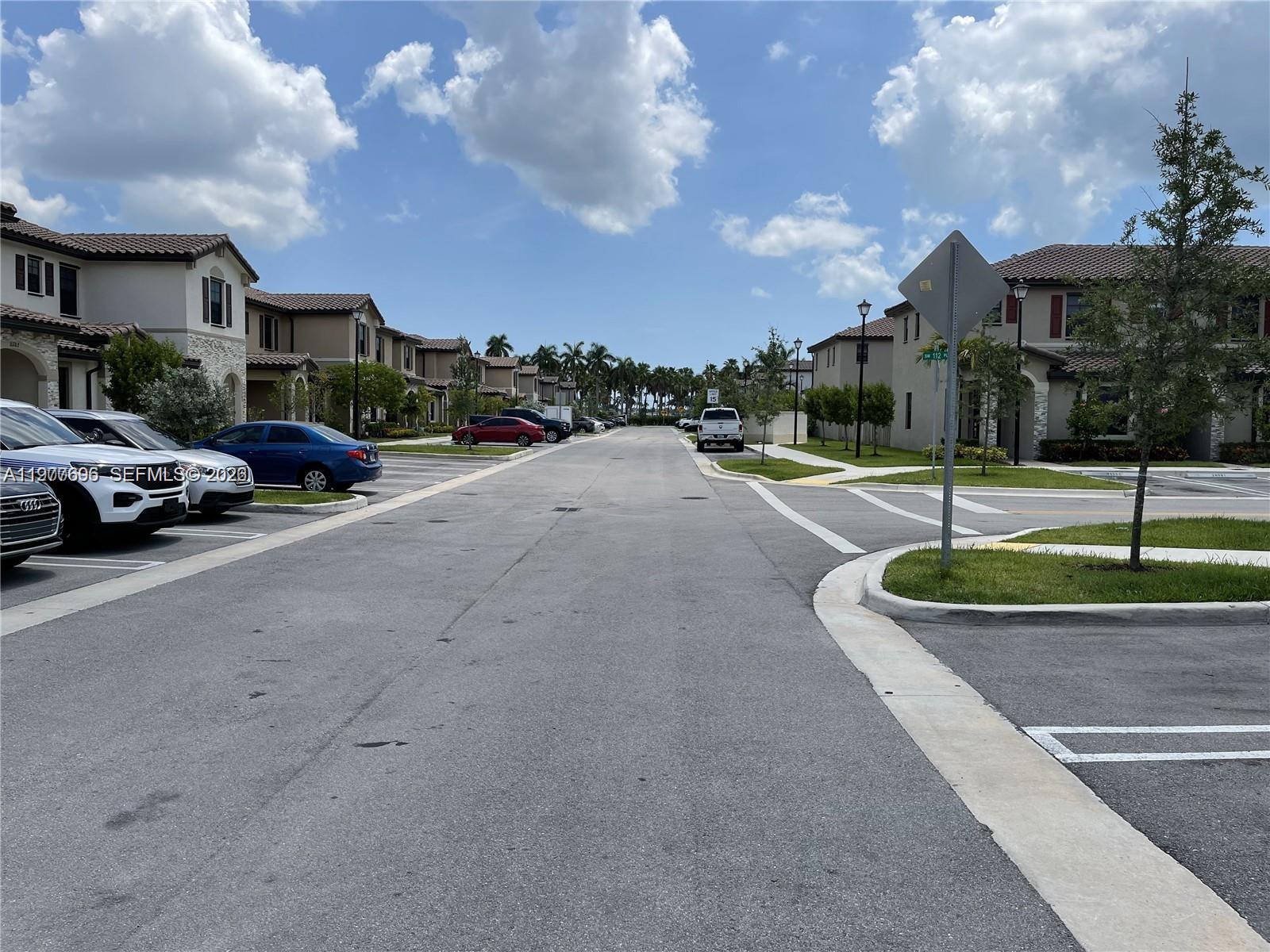 COCO PALM VILLAS - Residential