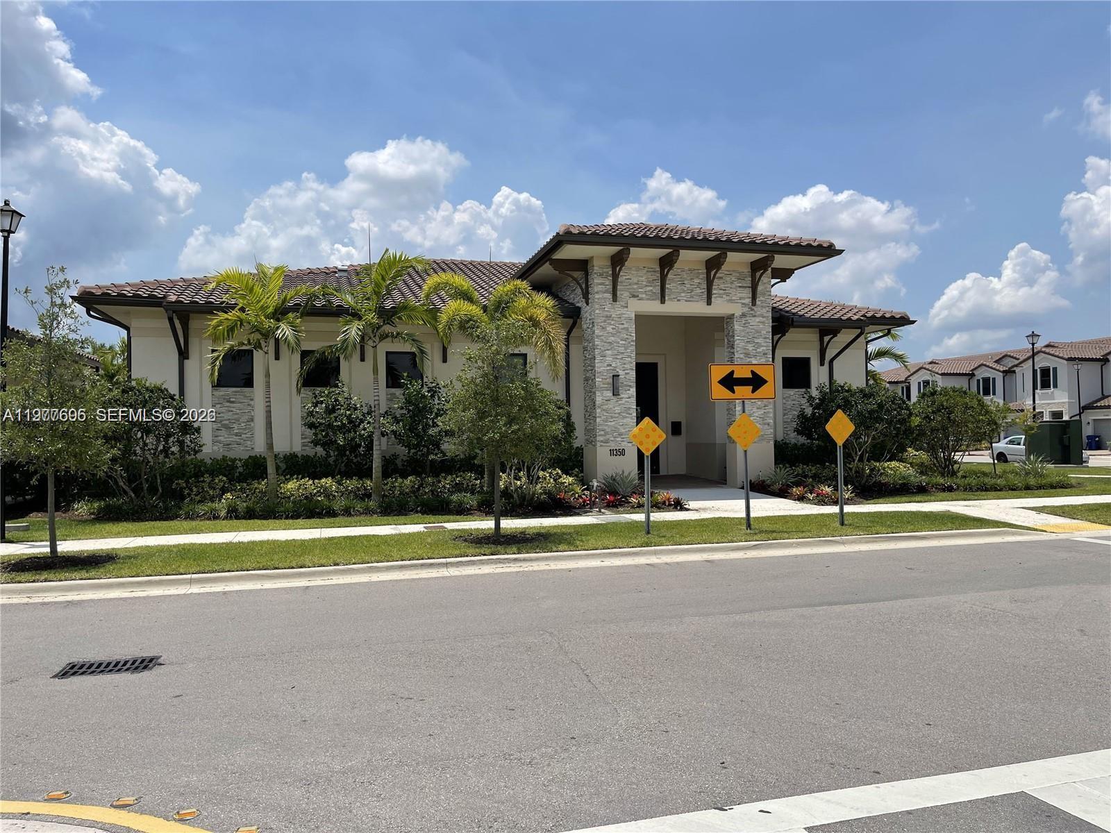 COCO PALM VILLAS - Residential