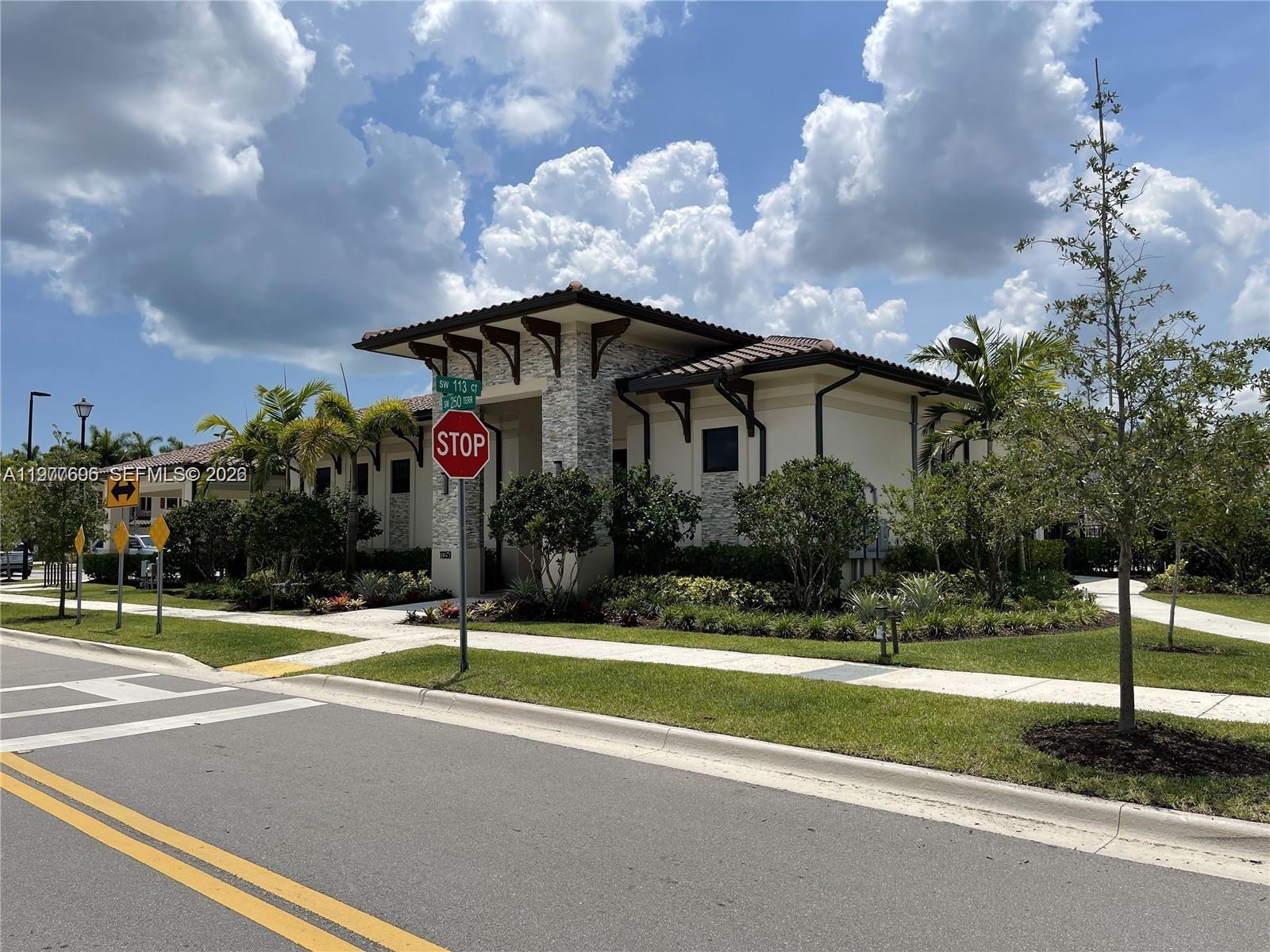 COCO PALM VILLAS - Residential