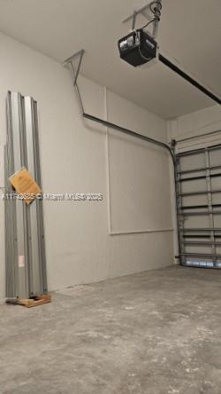 SKYRISE TOWNHOMES - Residential Lease