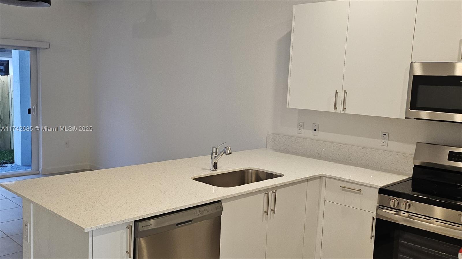 SKYRISE TOWNHOMES - Residential Lease