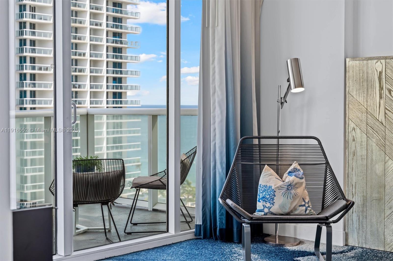 FORT LAUDERDALE RESIDENCE - Residential Lease