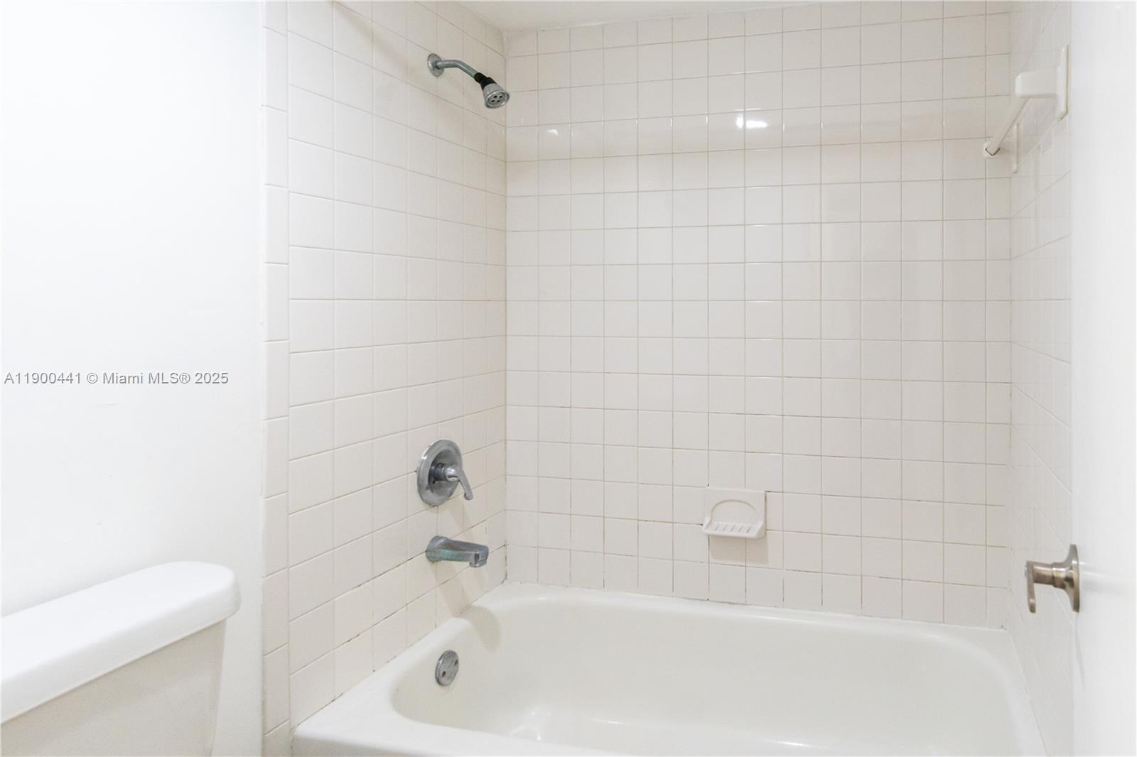 THE TERRACES CONDO PH II - Residential Lease