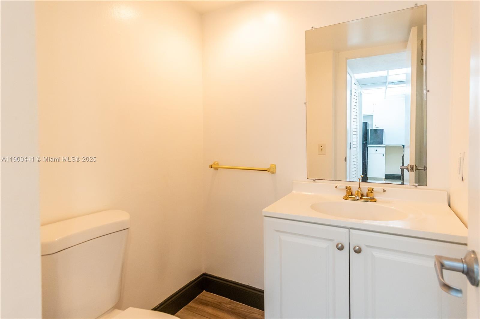 THE TERRACES CONDO PH II - Residential Lease