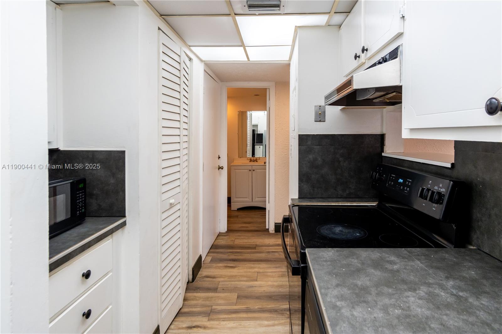 THE TERRACES CONDO PH II - Residential Lease