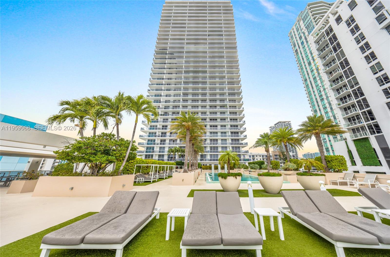 BAY HOUSE MIAMI CONDO - Residential