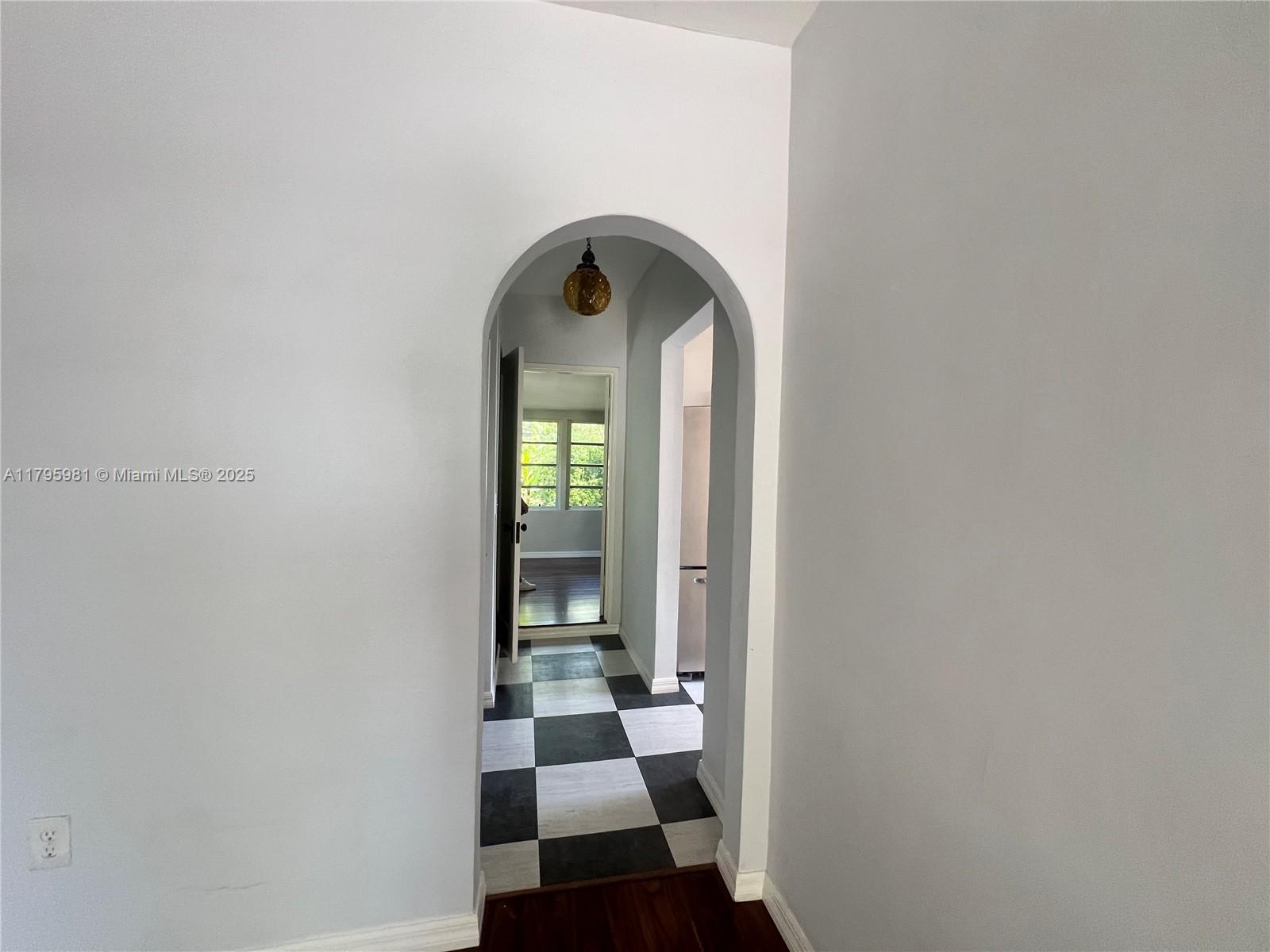 315 NE 110th St 2