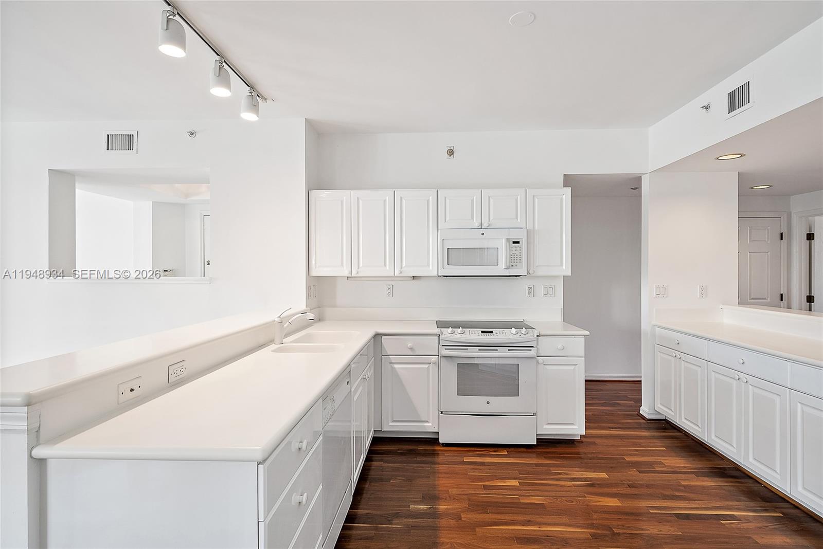 JUPITER BY THE SEA CONDO - Residential