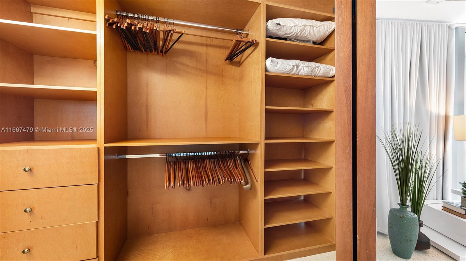 SETAI RESORT & RESIDENCES - Residential Lease