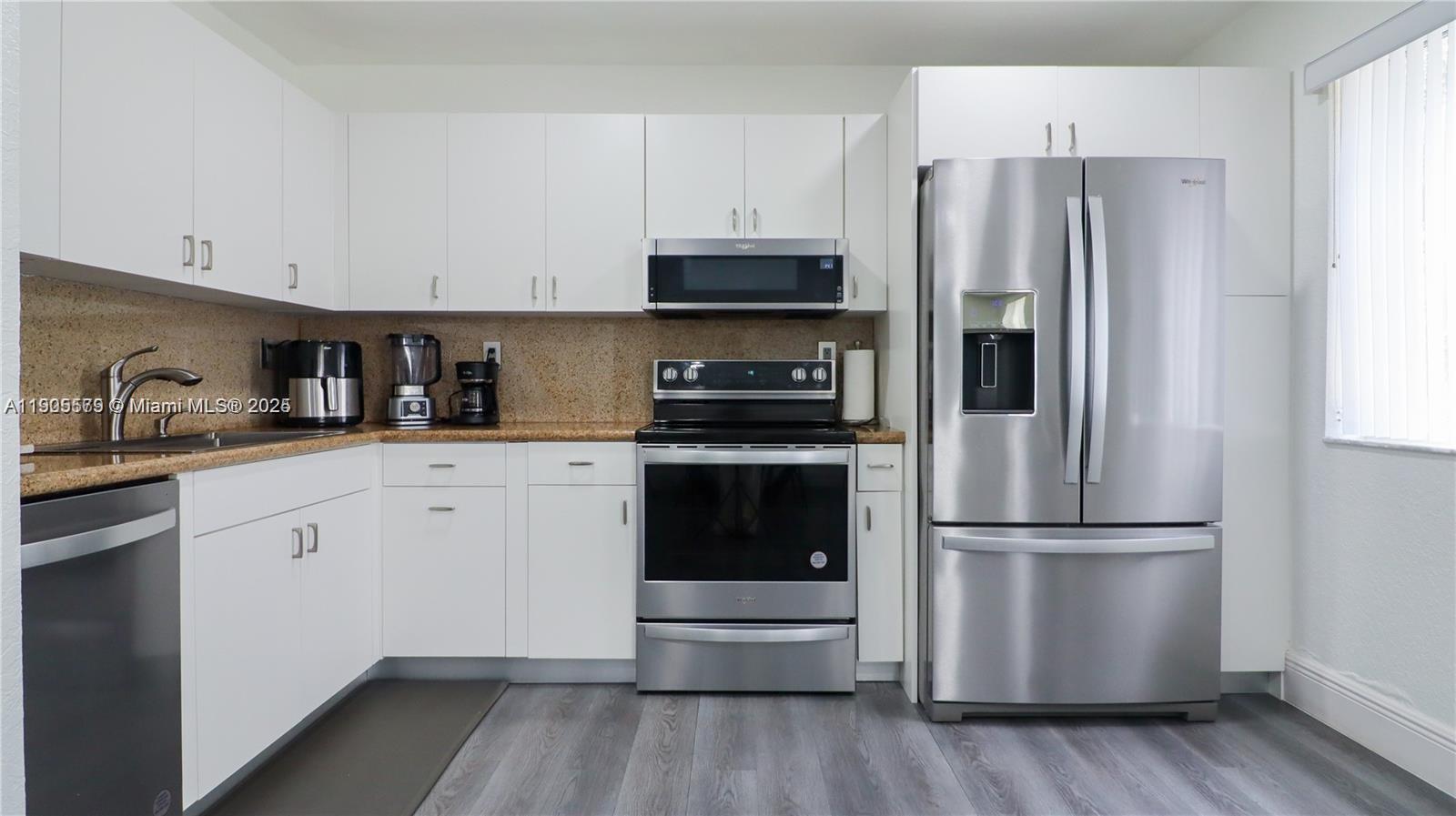 VISTA ALEGRE TOWNHOMES VI - Residential Lease