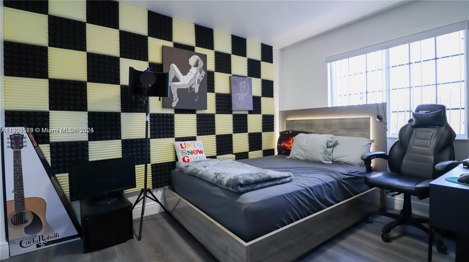 VISTA ALEGRE TOWNHOMES VI - Residential Lease