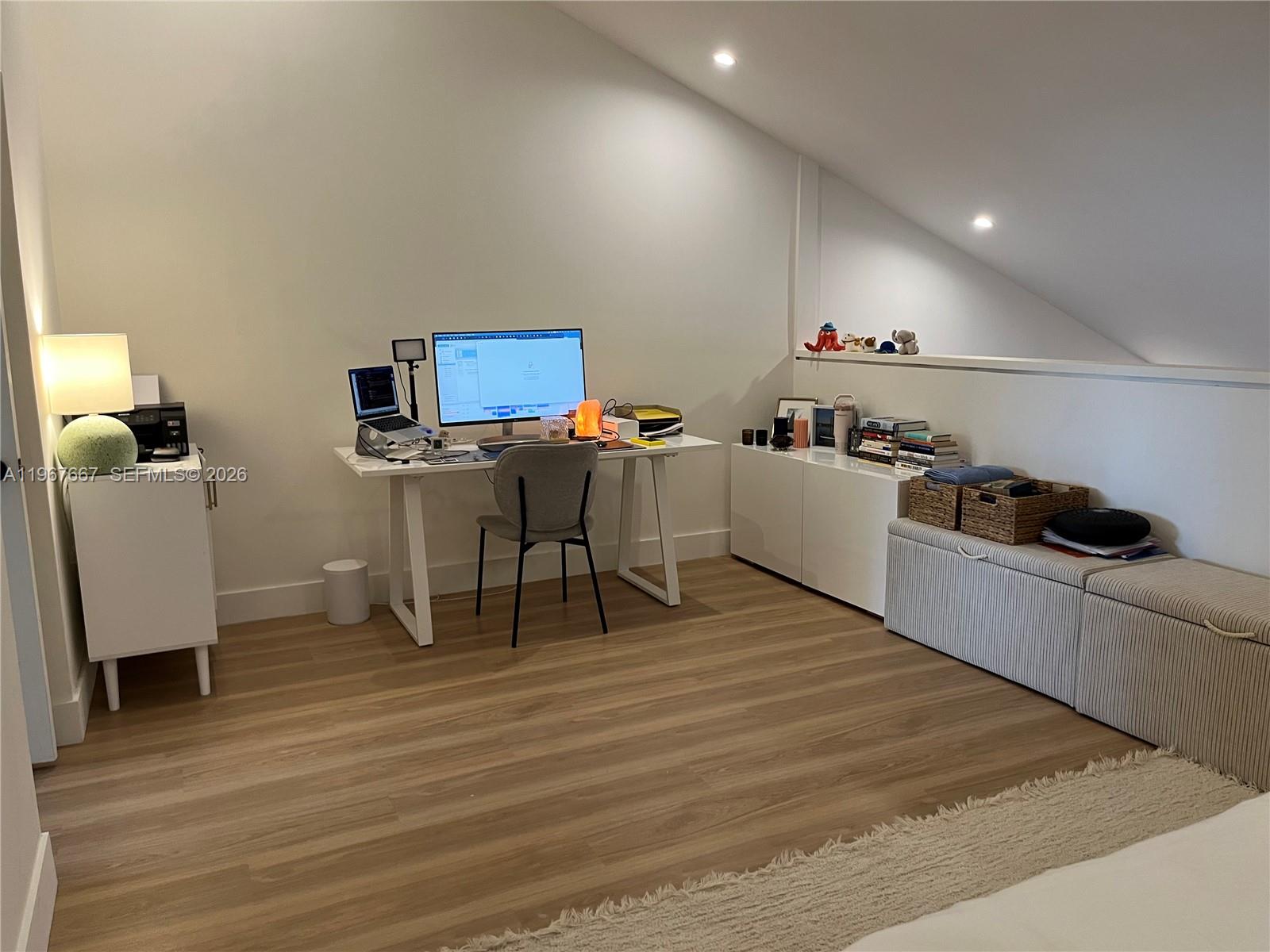 CALUSA POINT - Residential