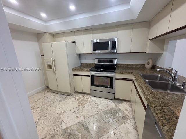 520 Brickell Key Dr A712