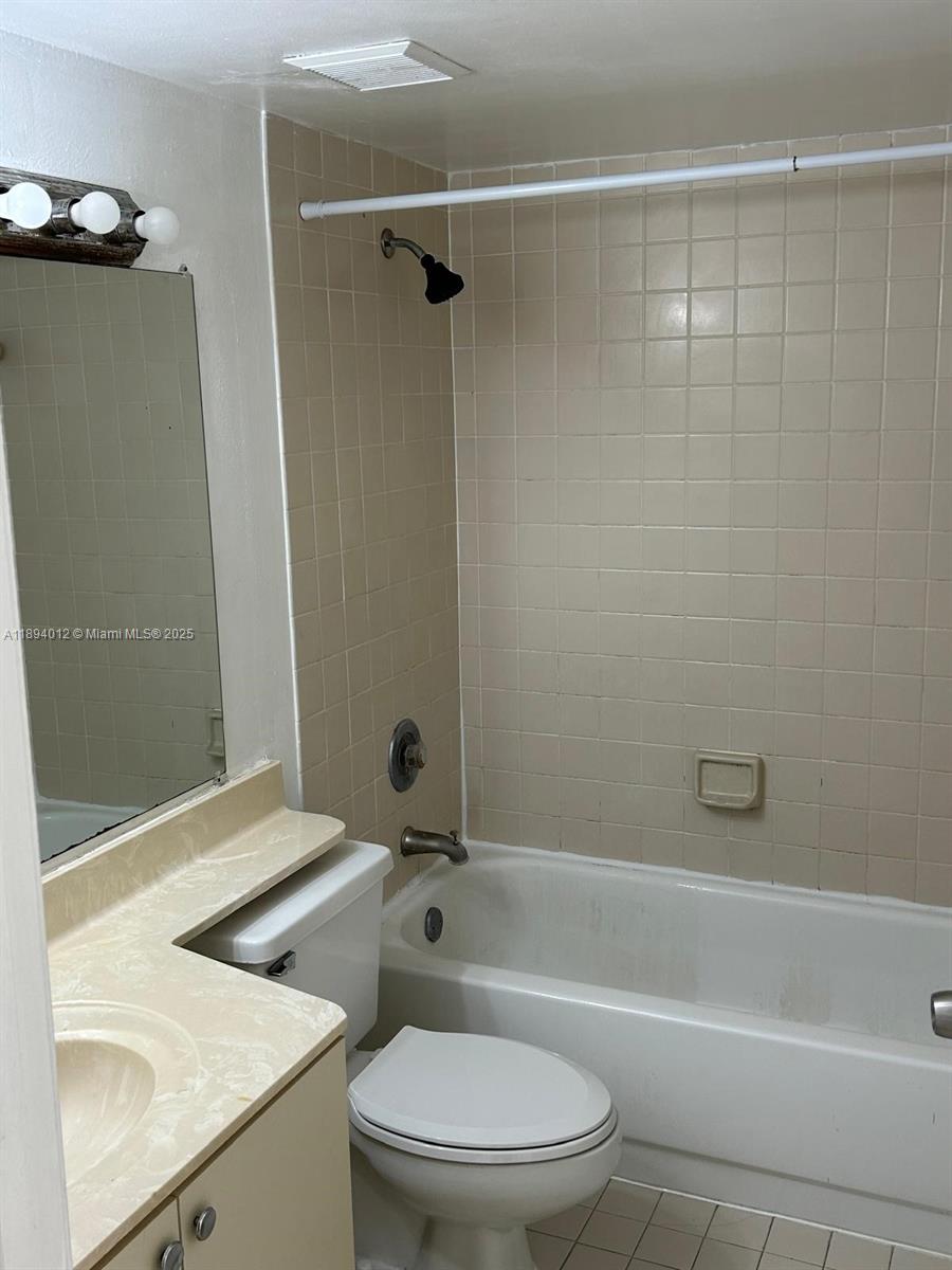 MEDITERRANEAN VILLAS COND - Residential Lease