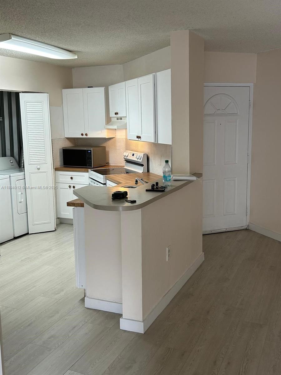 MEDITERRANEAN VILLAS COND - Residential Lease