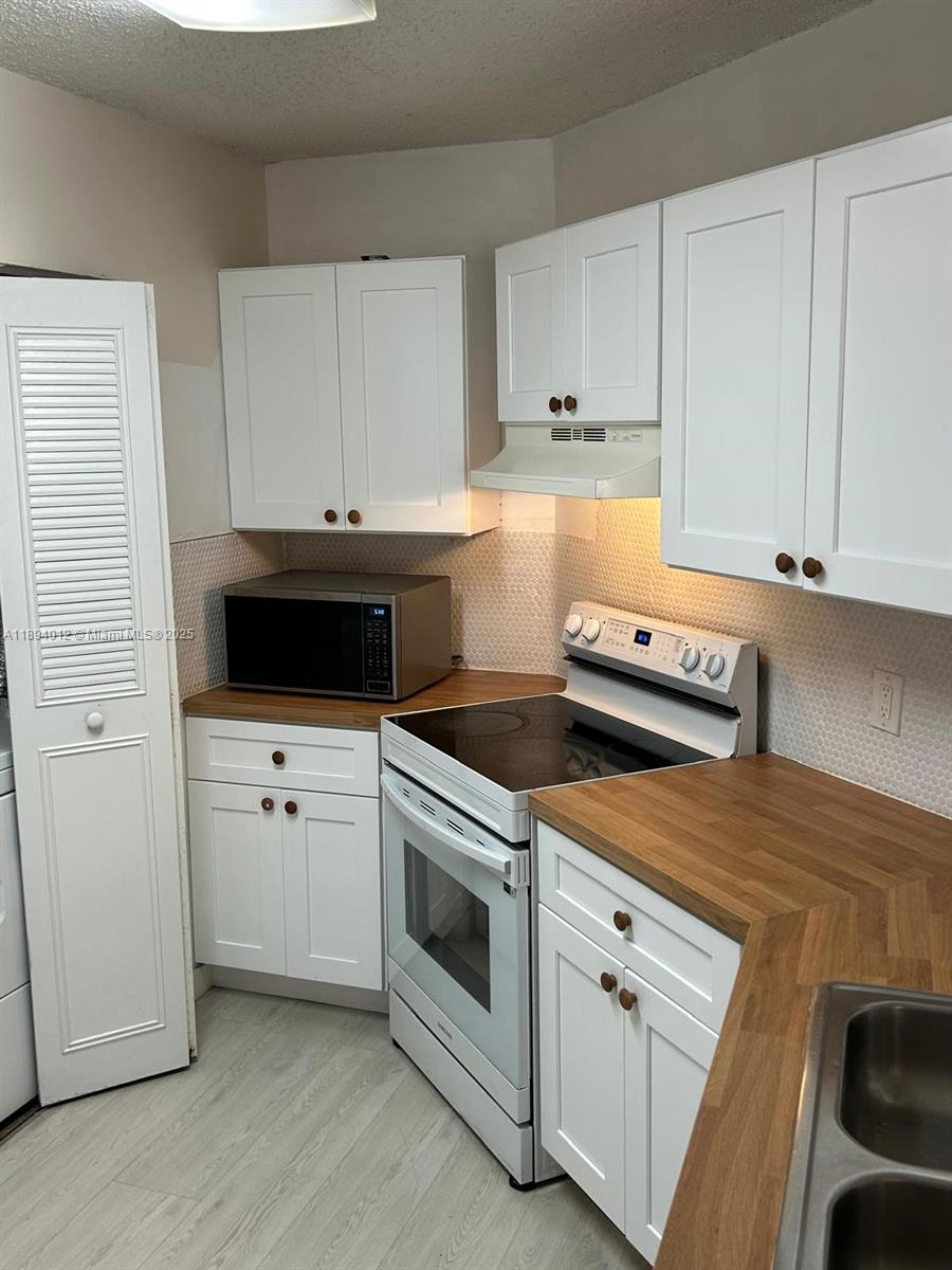 MEDITERRANEAN VILLAS COND - Residential Lease