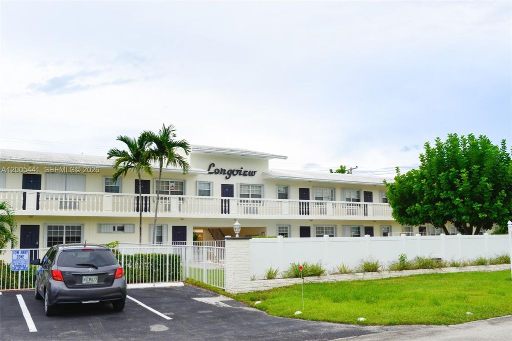 Photo of 5420 NE 22nd Ter #16, Fort Lauderdale, FL 33308 (MLS # A12005441)