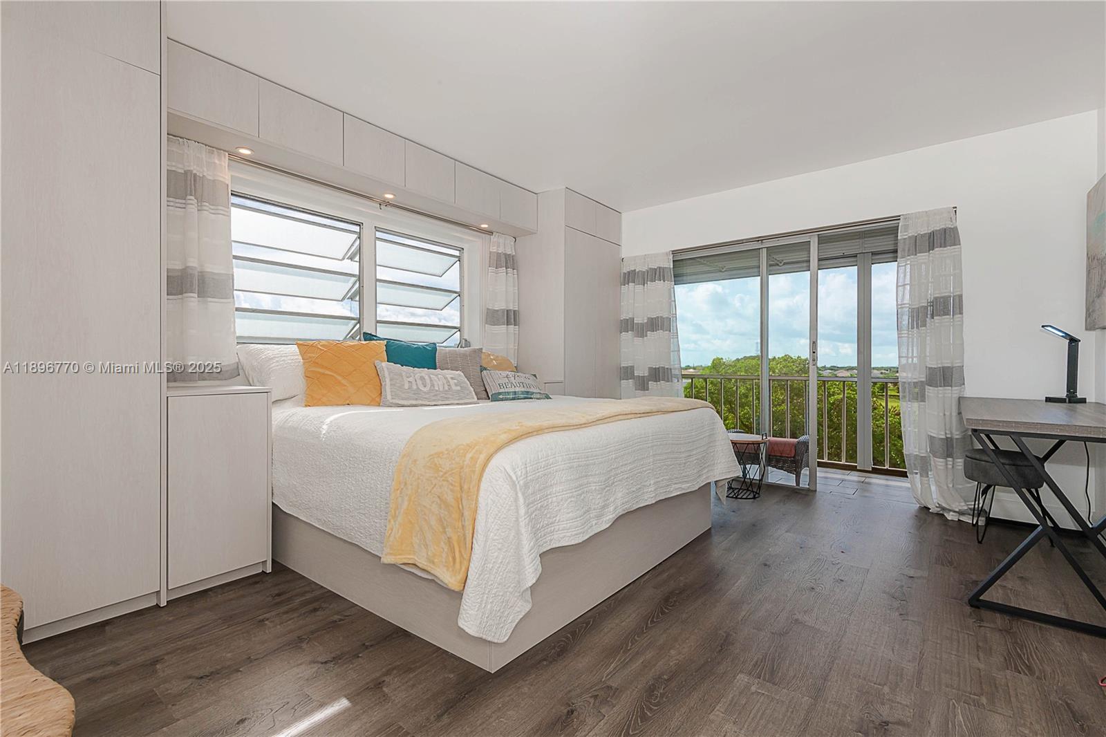HILLCREST COUNTRY CLUB AP - Residential