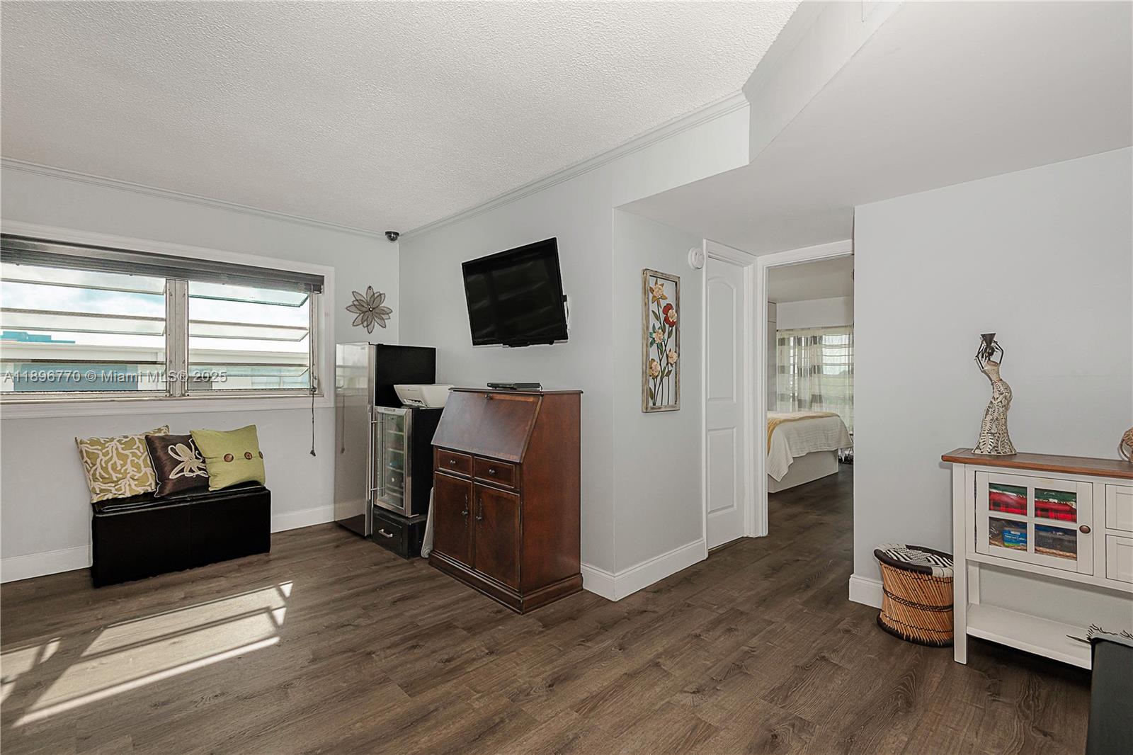 HILLCREST COUNTRY CLUB AP - Residential
