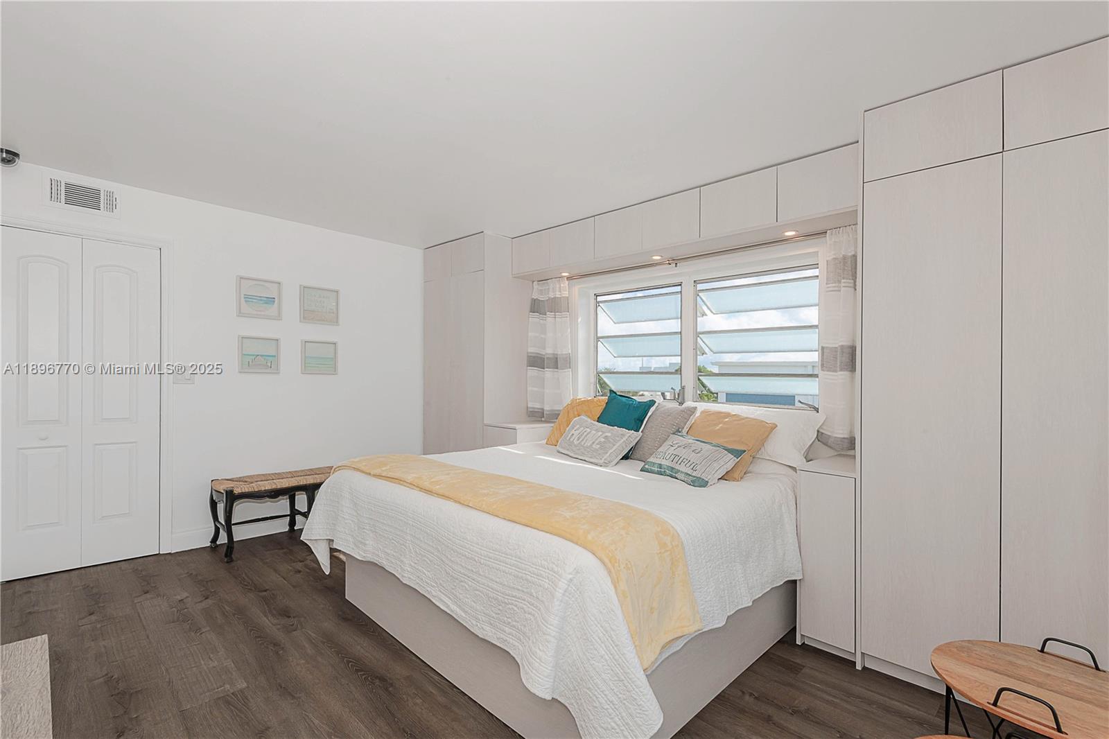 HILLCREST COUNTRY CLUB AP - Residential