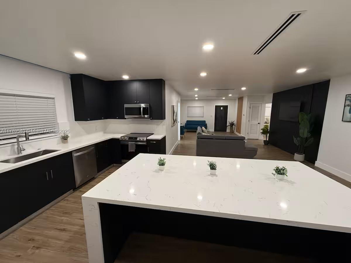 CENTRAL PARK - Residential Lease