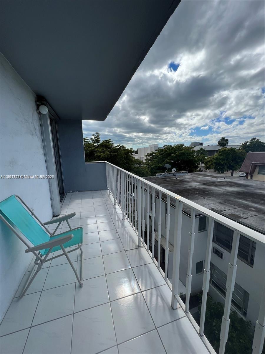 ISLE OF NORMANDY CONDO - Residential Lease