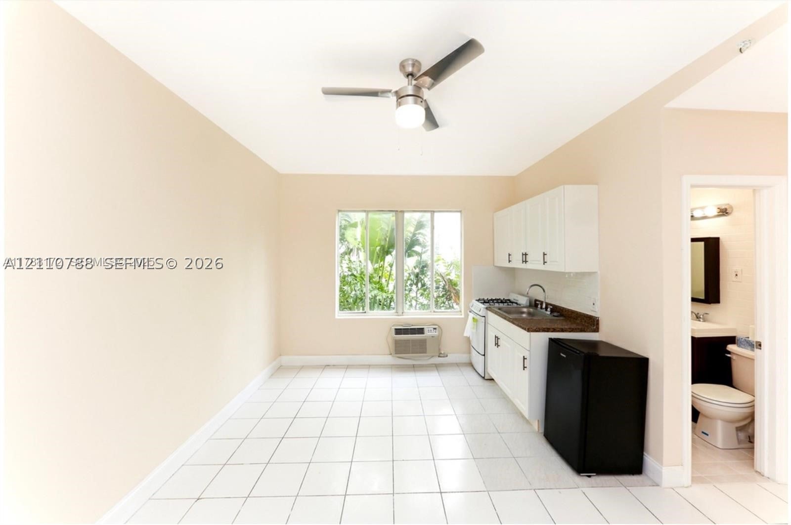 3710 Collins Ave N-202