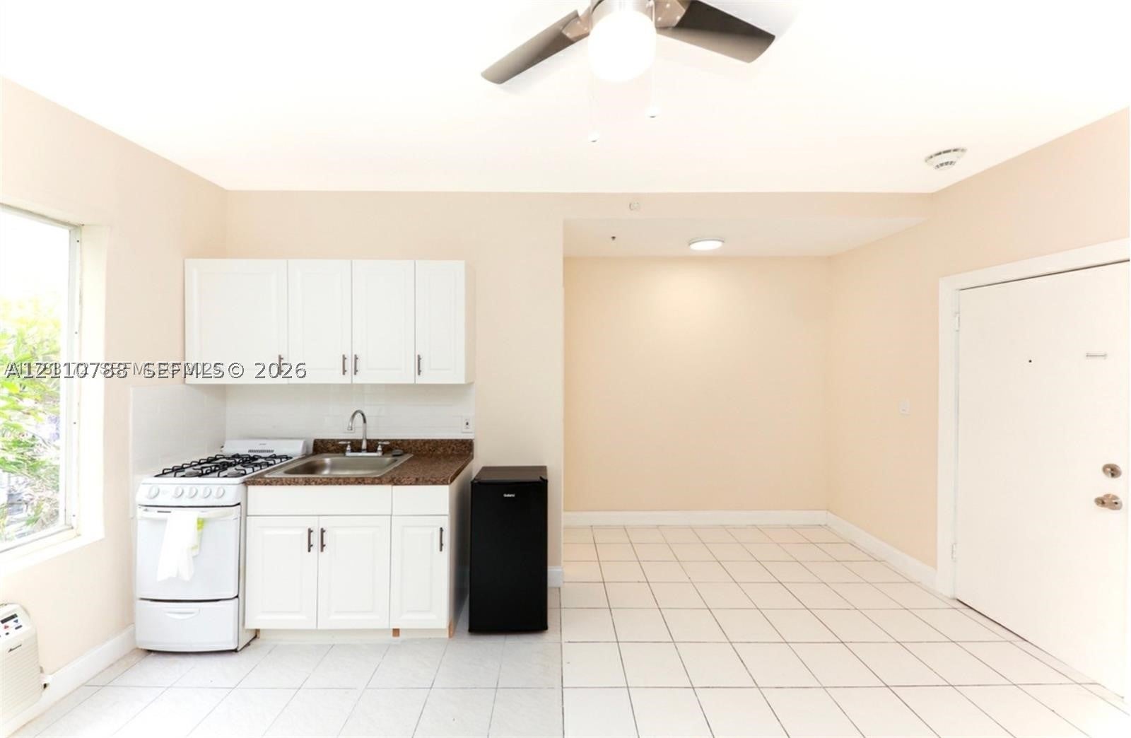 3710 Collins Ave N-202