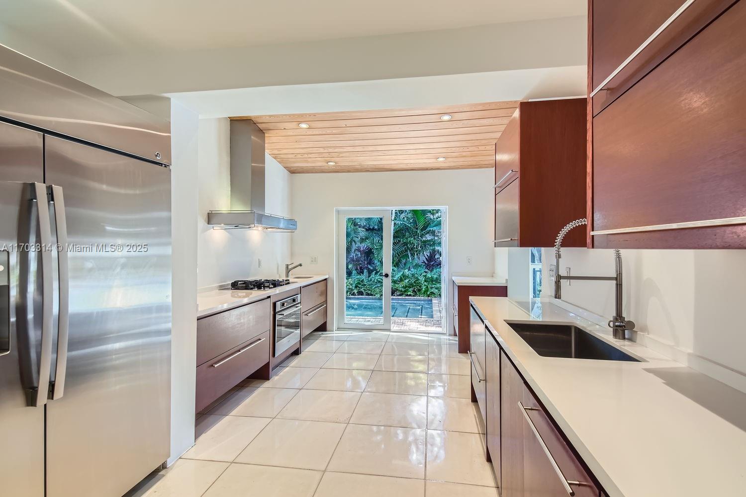 LA GORCE GOLF SUB - Residential