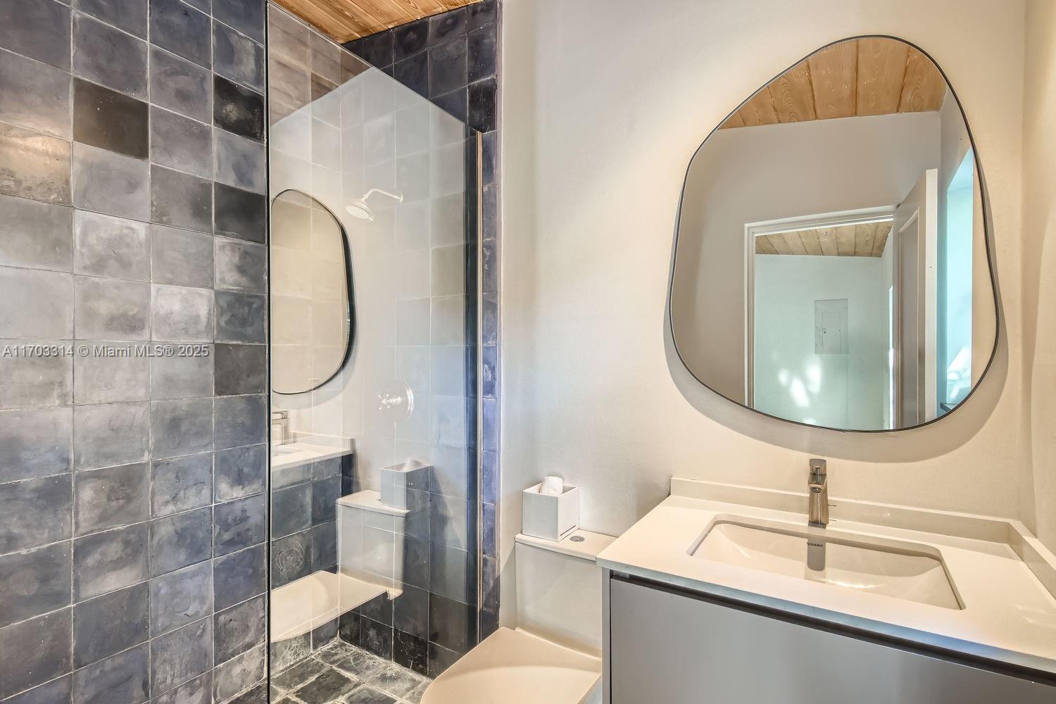 LA GORCE GOLF SUB - Residential